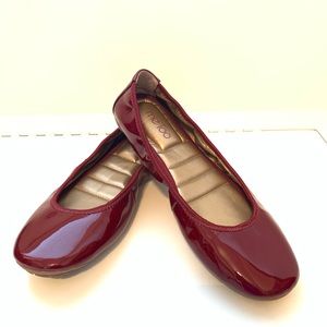 Me Too Patent Icon Ballet Flat womens 9